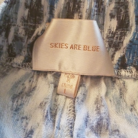 Tie front shorts - Skies Are Blue - Picture 3 of 3